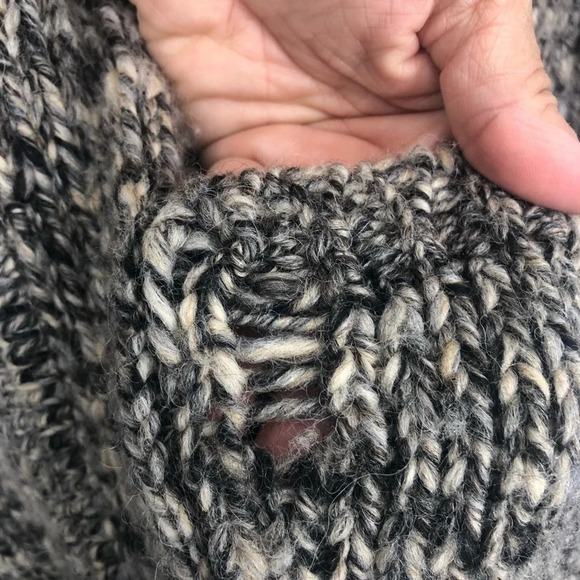 Chunky wool zip Aritzia Wilfred Free oversized sweater Small black white… - Picture 8 of 10